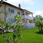 Ivan Villa Umag